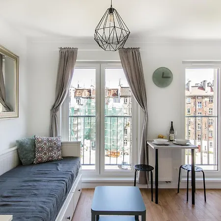 Teal Apartment- Wifi Parking 15 Min Od Rynku شقة فروتسواف